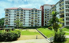 Izdisa Muslim Homestay For Muslim With Groundfloor Poolview Wifi Netflix
